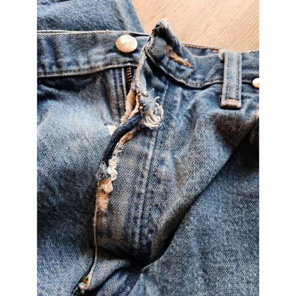 Distressed Soft Vintage Wranglers 32 x 32 - Picture 4 of 9